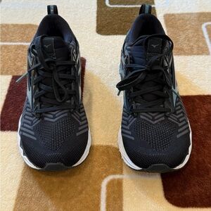 Mizuno Black and Gray Women's Sneakers